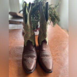 Ariat Manzanita Women’s Cowgirl Boot. Size 8.